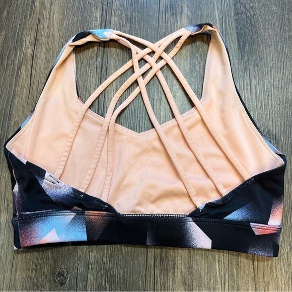 Women’s F21 Color Block Sports Bra Crisscross Back Size S - Picture 5 of 8